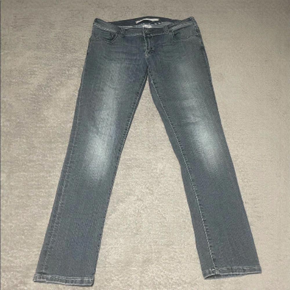 BRODY skinny jeans size 31x31. Very good condition- one flaw noted.